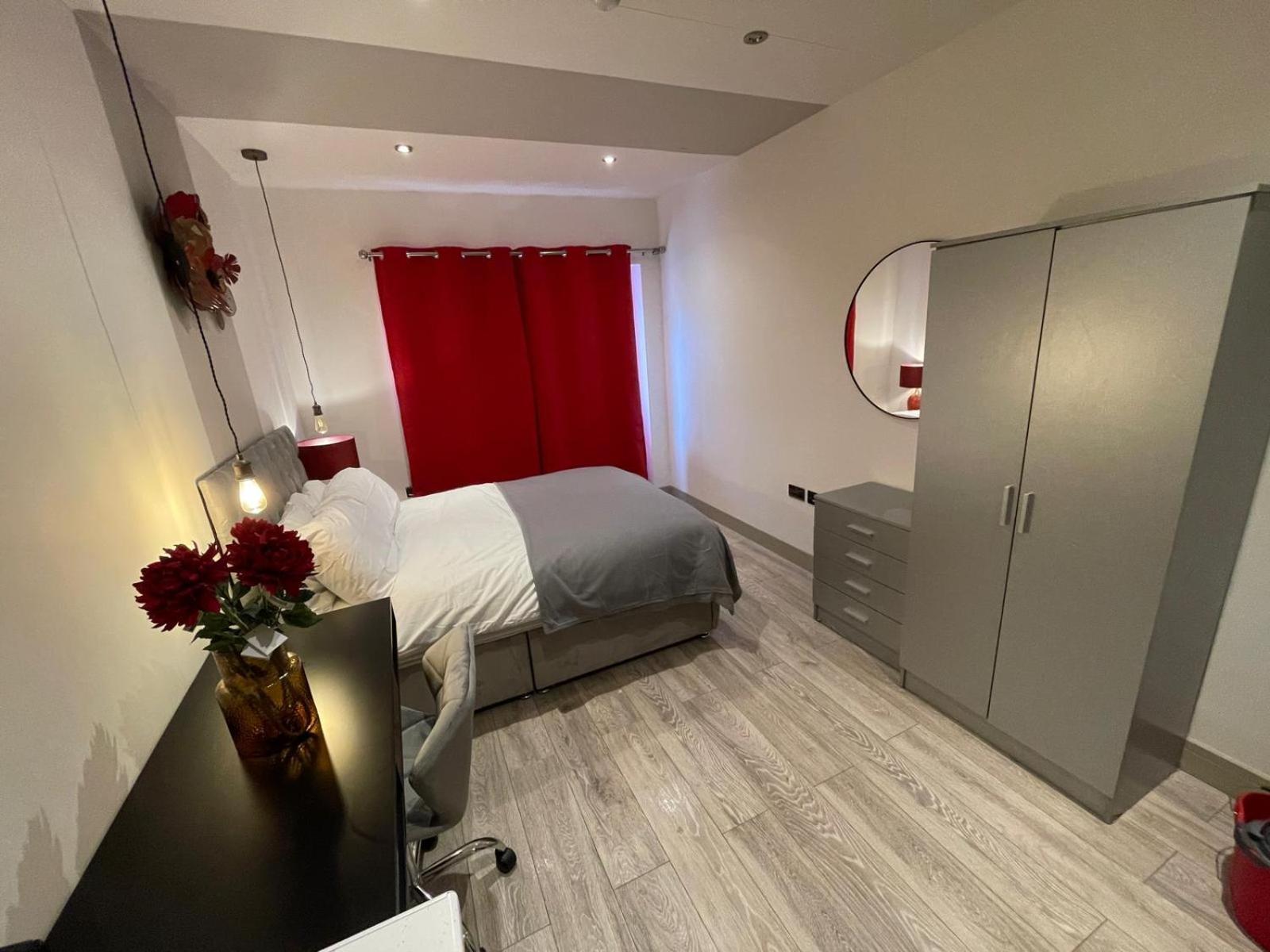 Letzi Premium Cozy Retreat Private En-Suite Rooms, Wembley Londýn Exteriér fotografie