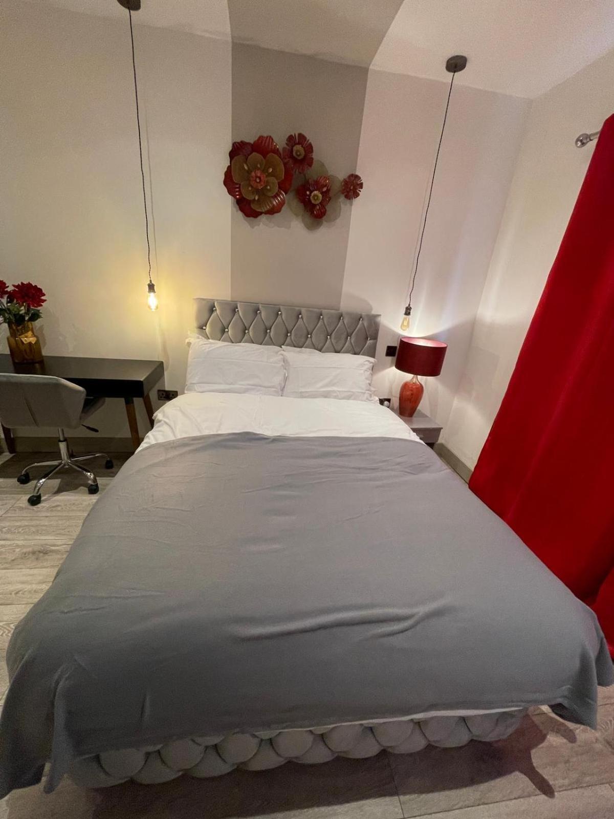 Letzi Premium Cozy Retreat Private En-Suite Rooms, Wembley Londýn Exteriér fotografie
